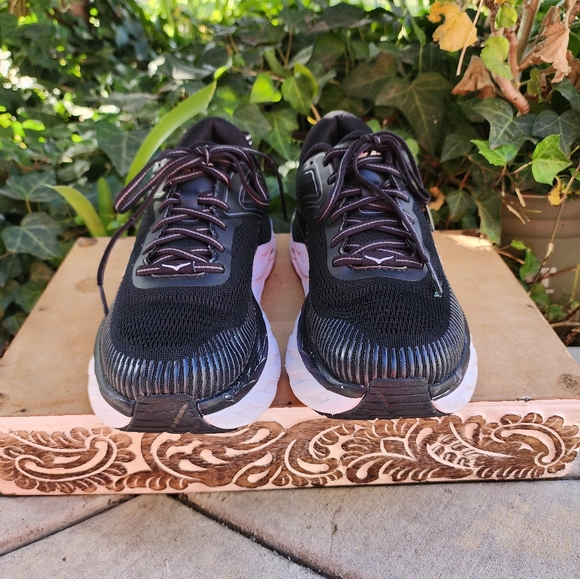 Hoka One One Bondi 7 Athletic Shoes - Picture 5 of 10